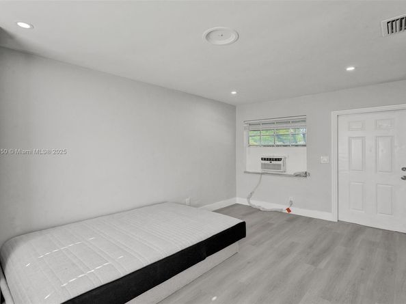 5657 Grant St, Hollywood FL 33021