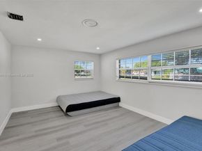 5657 Grant St, Hollywood FL 33021