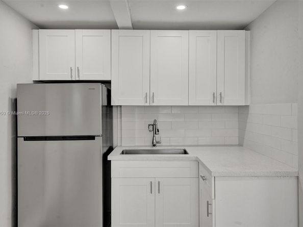 5657 Grant St, Hollywood FL 33021