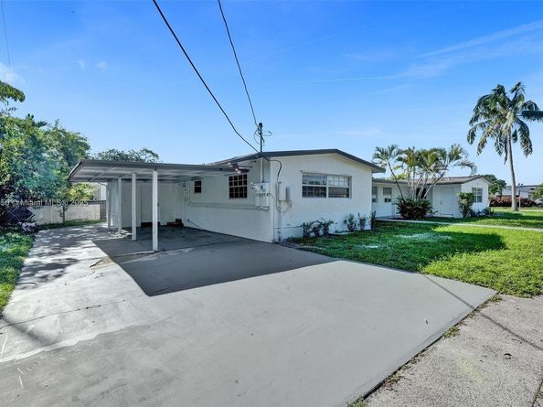 5657 Grant St, Hollywood FL 33021