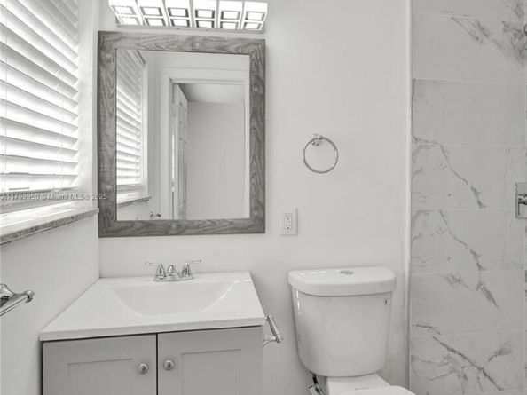 5657 Grant St, Hollywood FL 33021