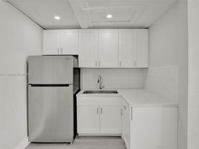 5657 Grant St, Hollywood FL 33021