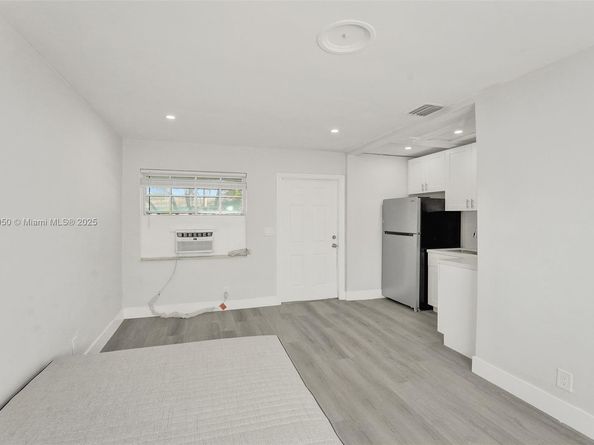 5657 Grant St, Hollywood FL 33021