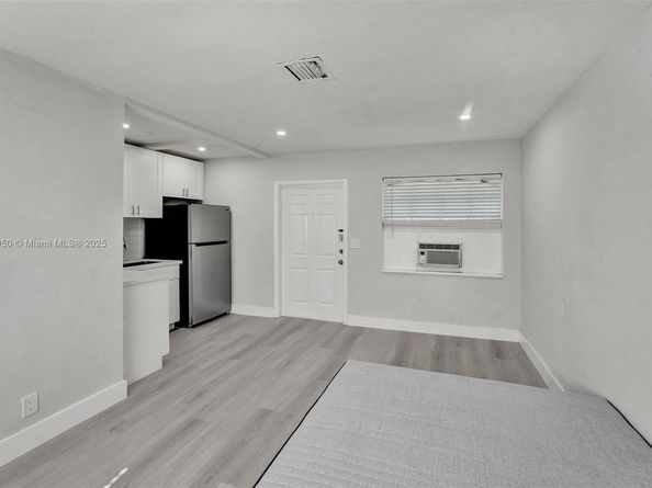 5657 Grant St, Hollywood FL 33021