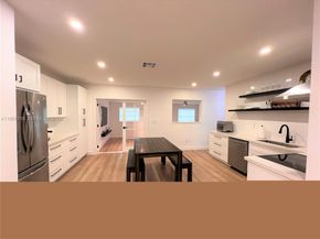 3827 SW 88th Ct, Miami FL 33165