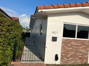 3827 SW 88th Ct, Miami FL 33165