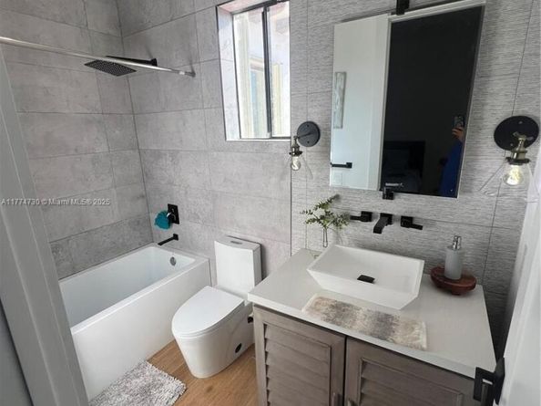 7767 SW 188th St, Cutler Bay FL 33157