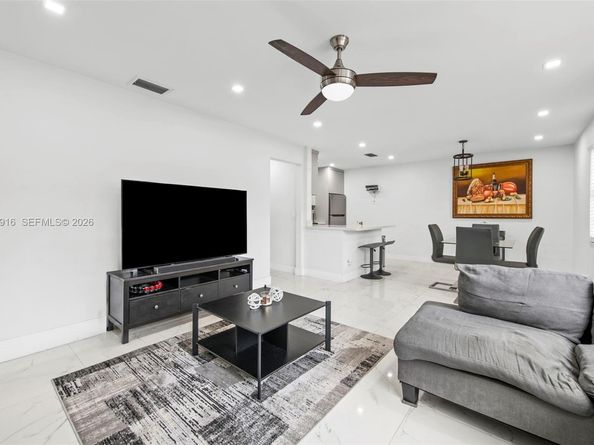 2860 Coral Springs Dr 2860, Coral Springs FL 33065