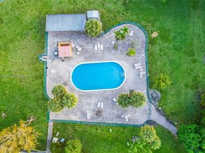 445 NE 195th St 125, Miami FL 33179