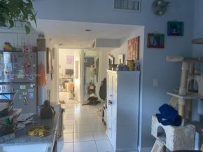 1960 Marseille Dr 204, Miami Beach FL 33141