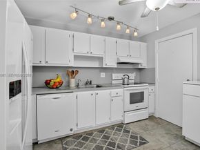 3050 NE 16th Ave 407, Oakland Park FL 33334