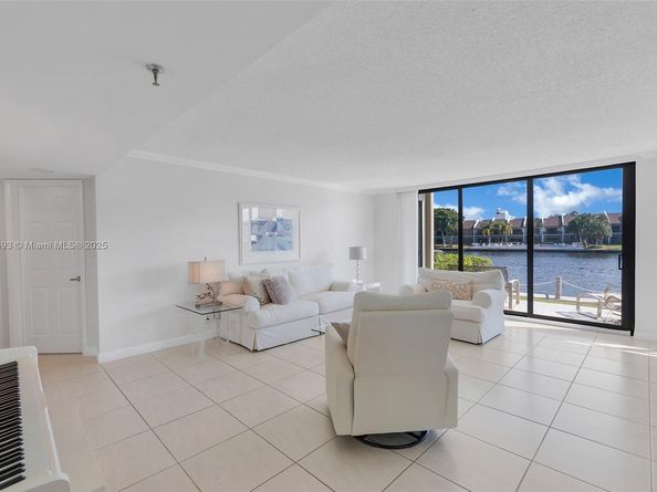 2900 NE 14th St Cswy 108, Pompano Beach FL 33062