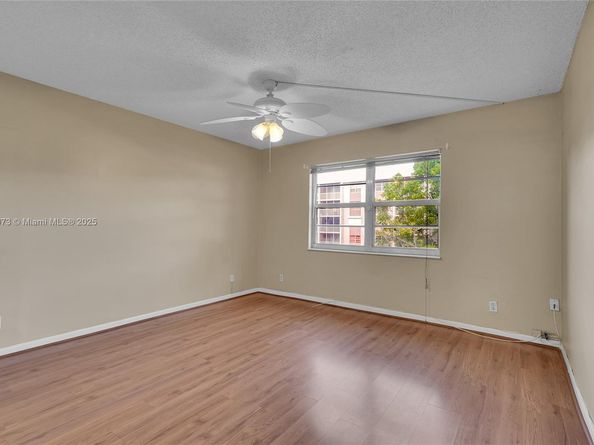 1100 NW 87th Ave 306, Coral Springs FL 33071