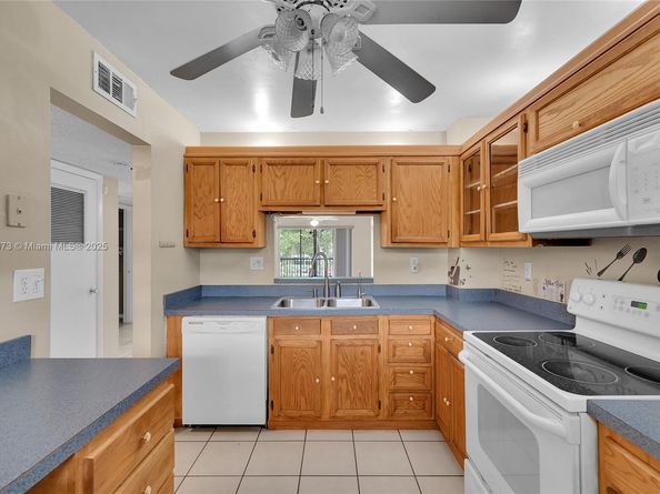 1100 NW 87th Ave 306, Coral Springs FL 33071