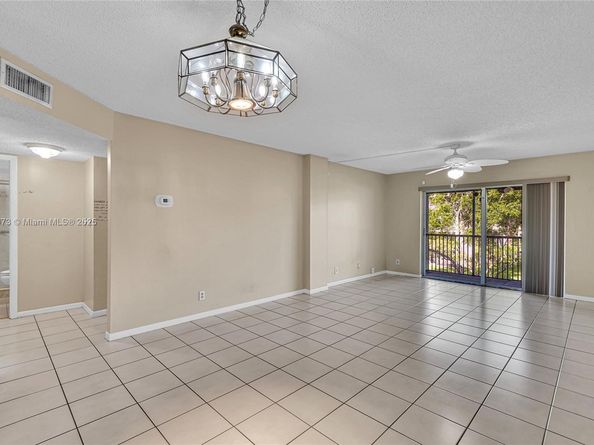 1100 NW 87th Ave 306, Coral Springs FL 33071
