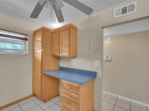 1100 NW 87th Ave 306, Coral Springs FL 33071