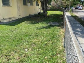 1268 SW 4th St, Miami FL 33135
