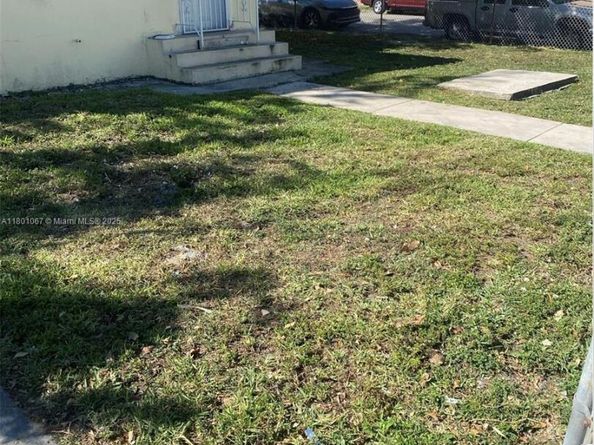 1268 SW 4th St, Miami FL 33135