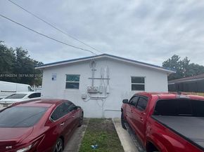 5752 NW 1st Ave, Miami FL 33127