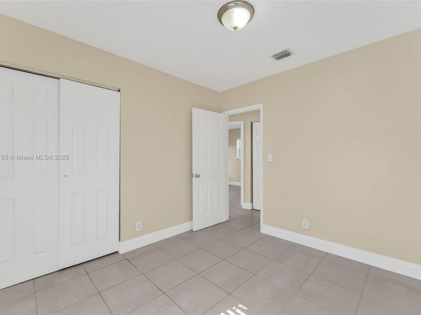 1601 SW 68th Ter, North Lauderdale FL 33068