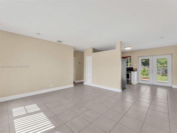 1601 SW 68th Ter, North Lauderdale FL 33068