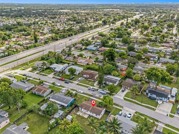 1601 SW 68th Ter, North Lauderdale FL 33068