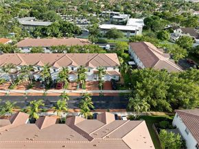 1020 NE 207th Ter, Miami FL 33179