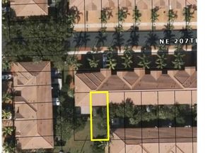 1020 NE 207th Ter, Miami FL 33179