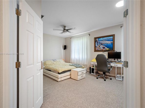 1020 NE 207th Ter, Miami FL 33179