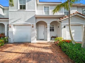 1020 NE 207th Ter, Miami FL 33179