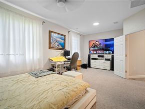 1020 NE 207th Ter, Miami FL 33179