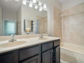 1020 NE 207th Ter, Miami FL 33179