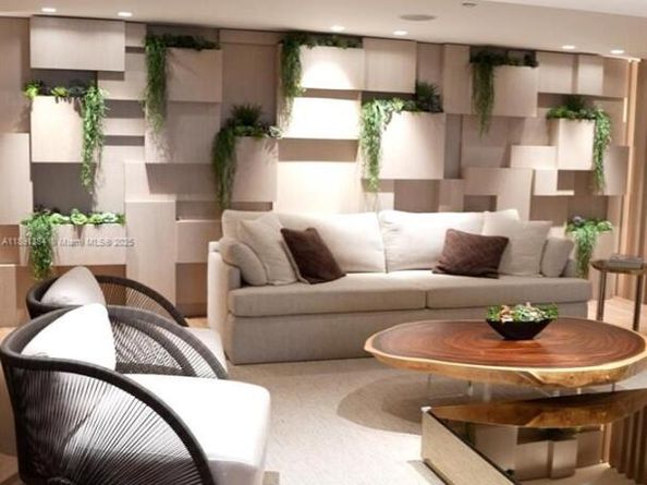 2301 Collins Ave 836, Miami Beach FL 33139