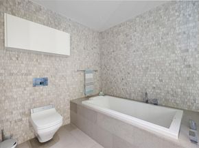 88 SW 7th St 1010, Miami FL 33130
