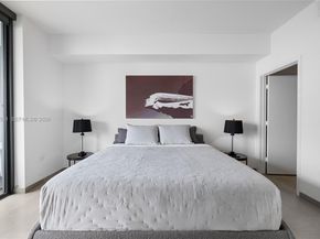 88 SW 7th St 1010, Miami FL 33130