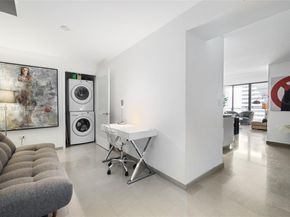 88 SW 7th St 1010, Miami FL 33130