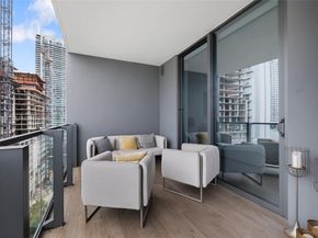 88 SW 7th St 1010, Miami FL 33130