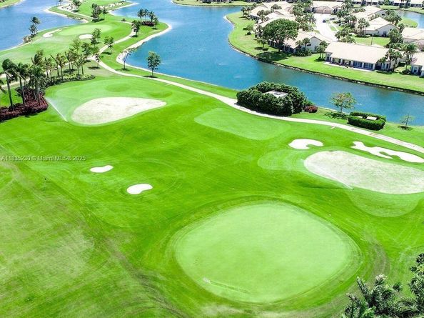 8018 Aberdeen Dr 202, Boynton Beach FL 33472
