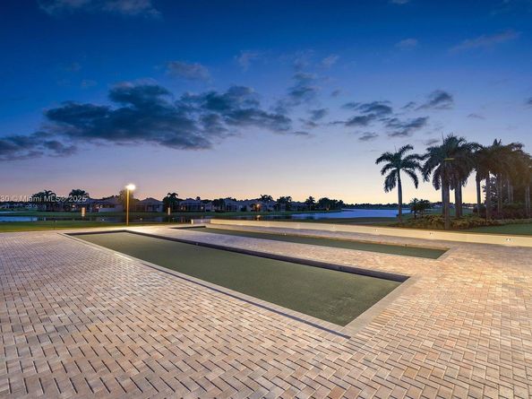 8018 Aberdeen Dr 202, Boynton Beach FL 33472