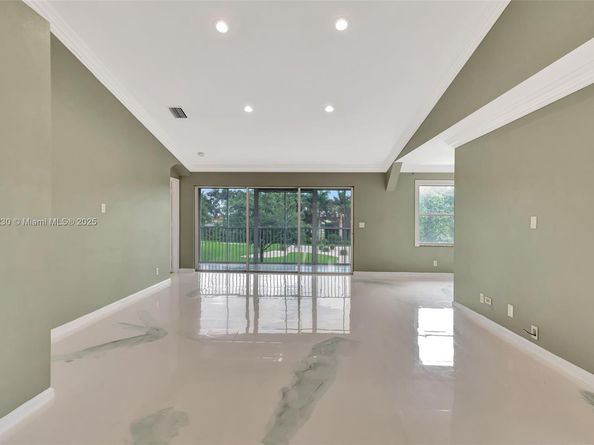 8018 Aberdeen Dr 202, Boynton Beach FL 33472