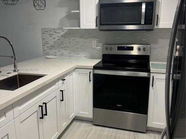 14311 N Kendall Dr 206A, Miami FL 33186