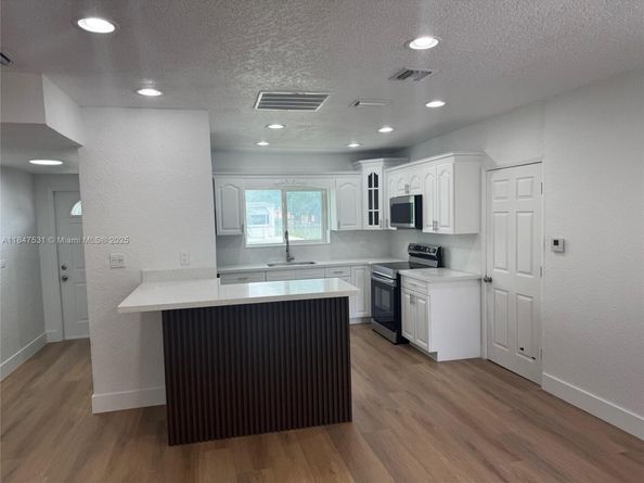3241 NW 4th St, Lauderhill FL 33311