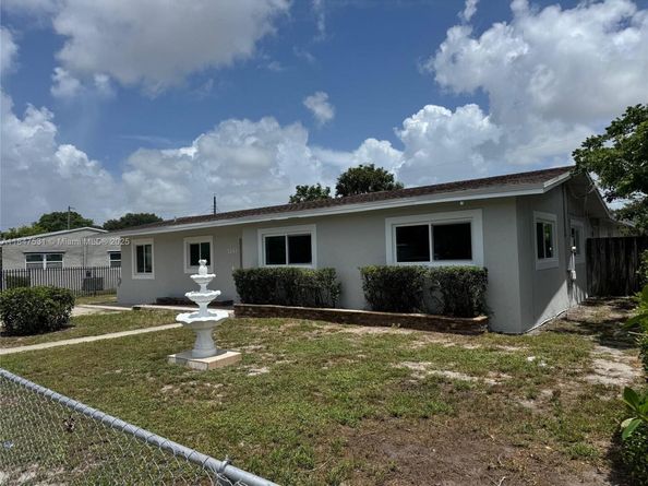 3241 NW 4th St, Lauderhill FL 33311