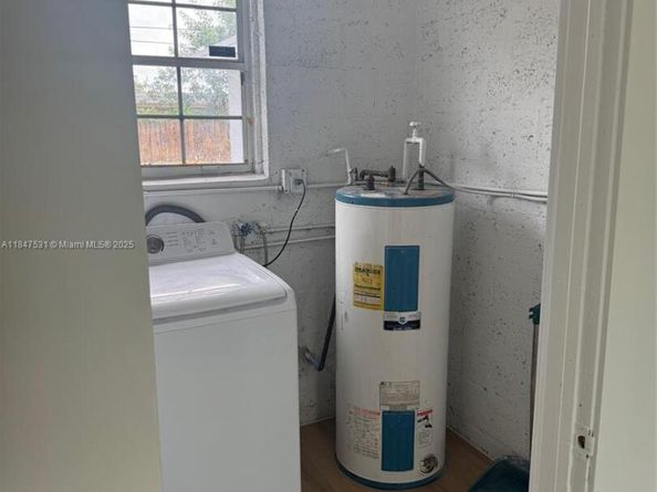 3241 NW 4th St, Lauderhill FL 33311