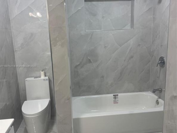 3241 NW 4th St, Lauderhill FL 33311