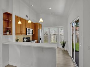1405 Seagrape Cir, Weston FL 33326