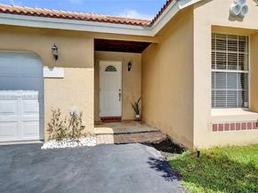 1405 Seagrape Cir, Weston FL 33326