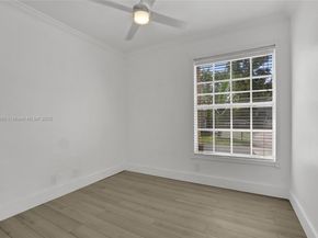 1405 Seagrape Cir, Weston FL 33326