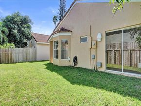 1405 Seagrape Cir, Weston FL 33326