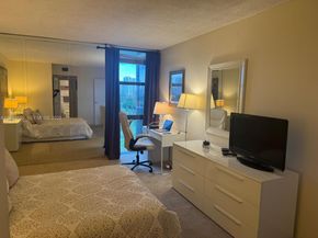 20335 W Country Club Dr 1105, Aventura FL 33180